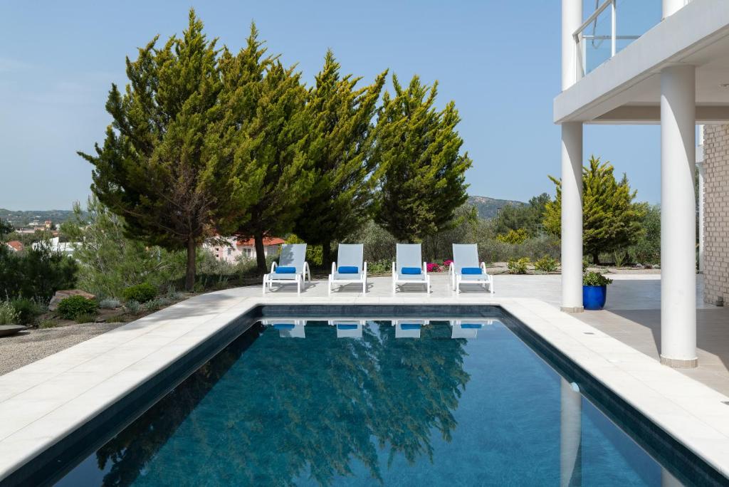 Hilltop Luxury Villa room 2